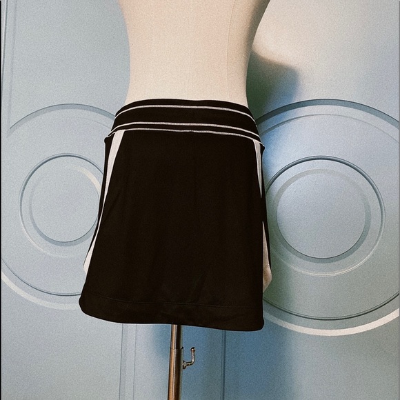 Fila Skirt With Attached Shorts. - Picture 2 of 8